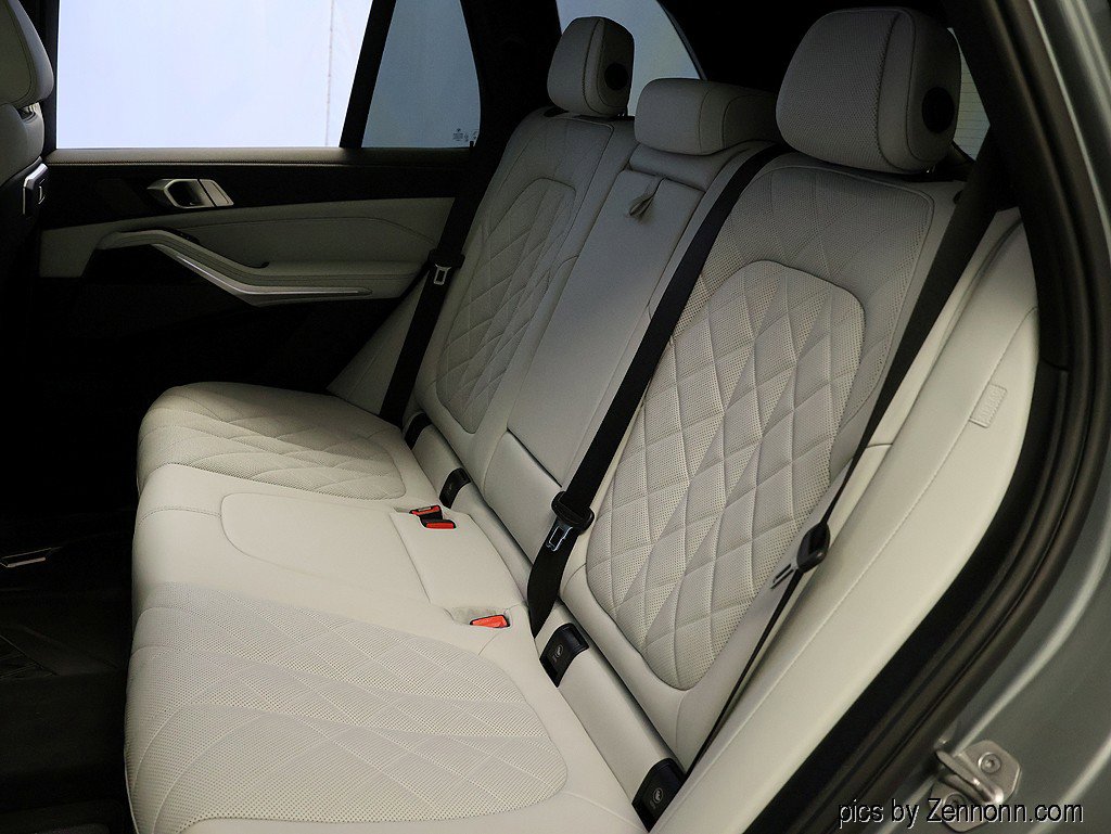 Certified 2024 BMW X5 xDrive40i w/ M Sport Package image 12