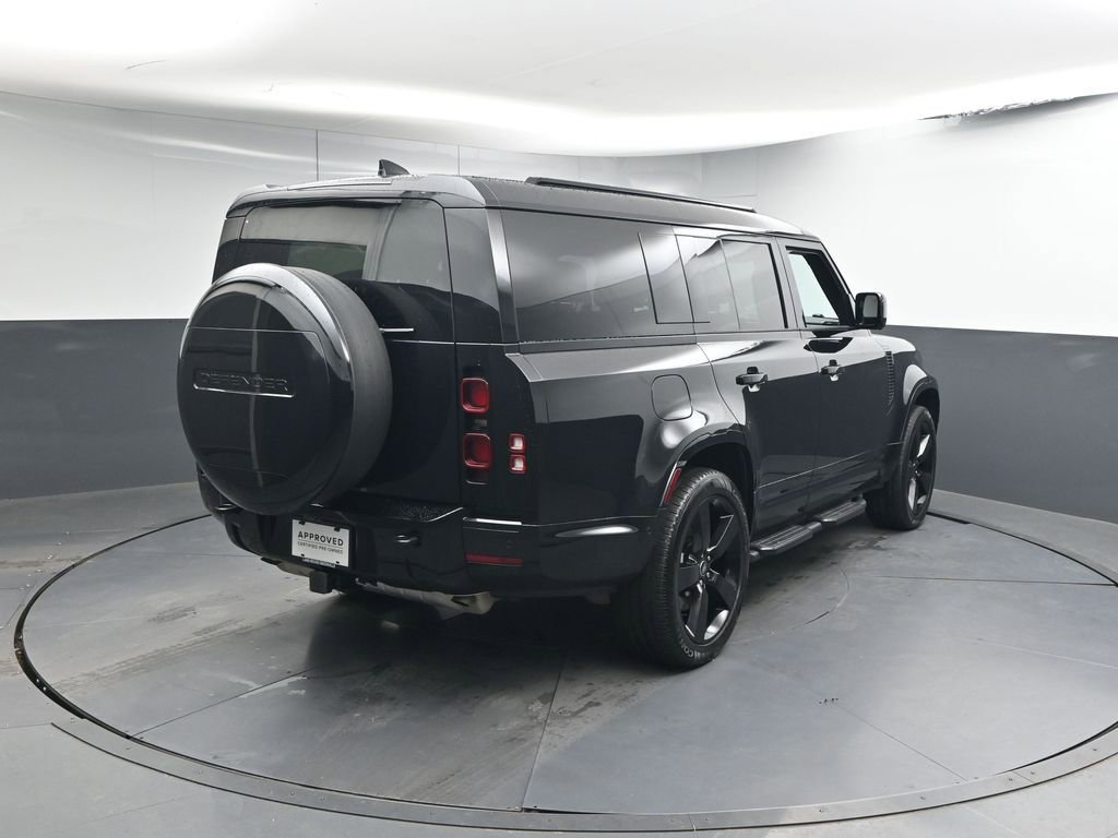 Used 2025 Land Rover Defender 130 X-Dynamic SE AWD/4WD image 23
