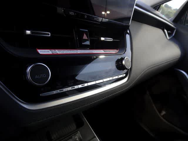 Certified 2026 Toyota Corolla Cross XLE FWD image 17