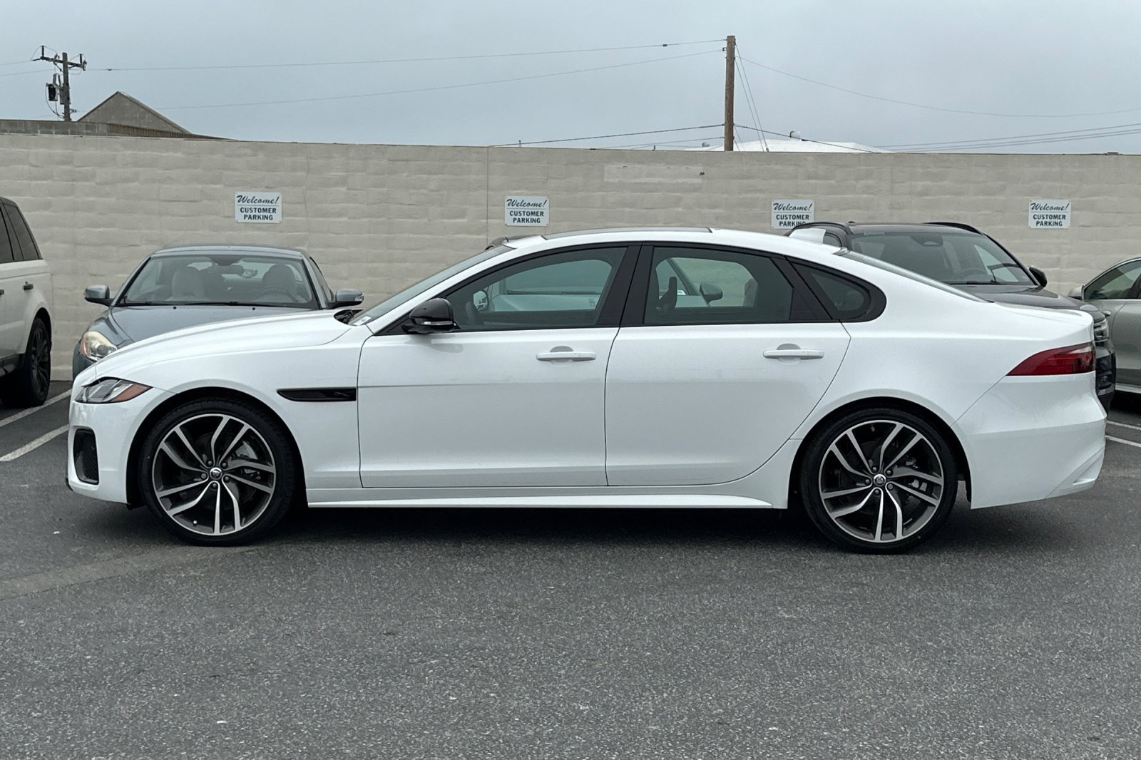 New 2024 Jaguar XF R-Dynamic SE image 2