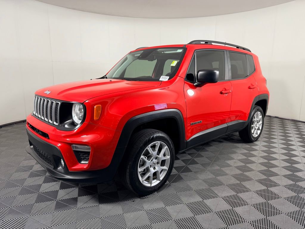 Used 2022 Jeep Renegade Latitude w/ Sun/Sound Group image 3