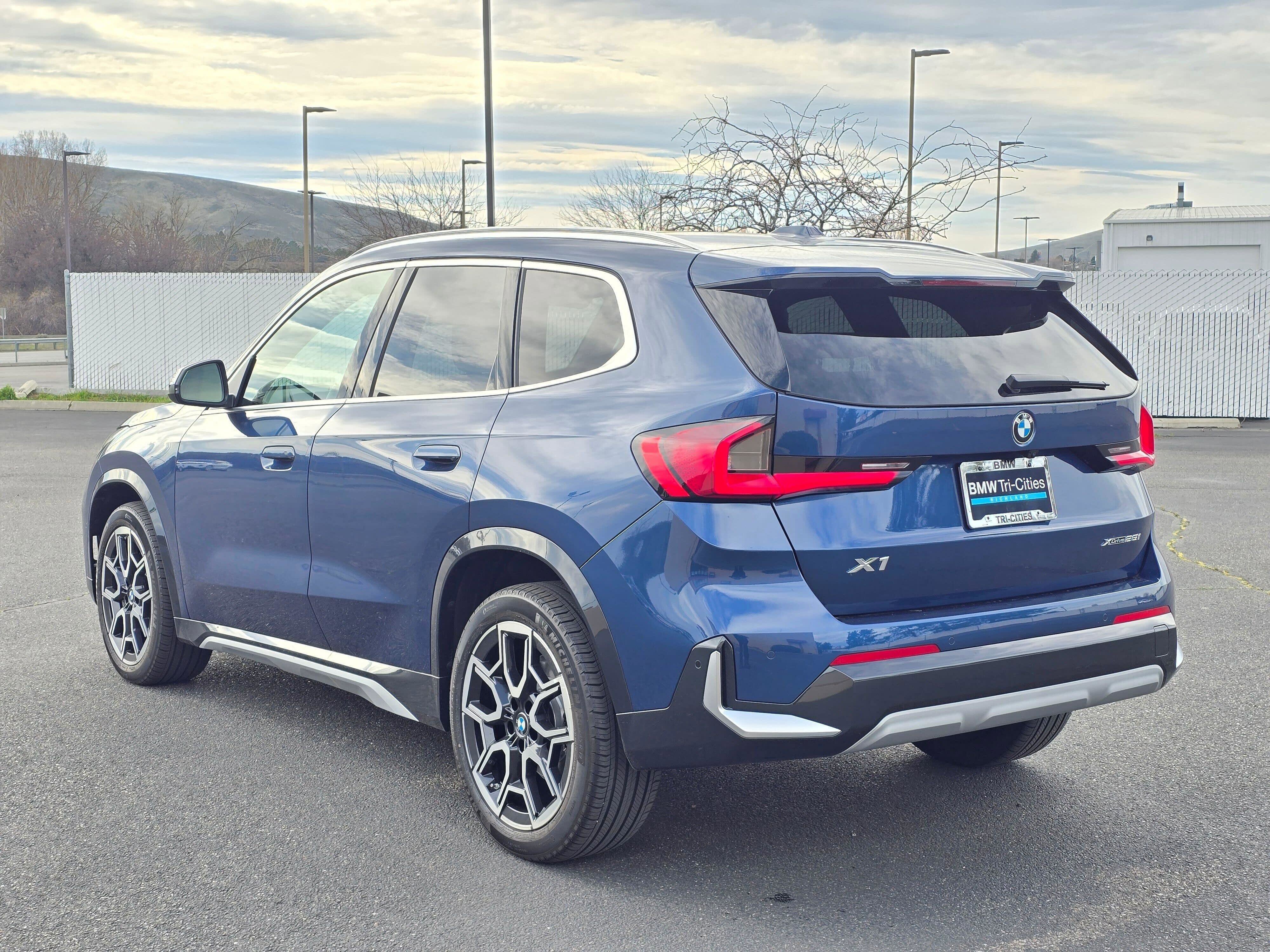 Certified 2025 BMW X1 xDrive28i w/ Convenience Package image 4