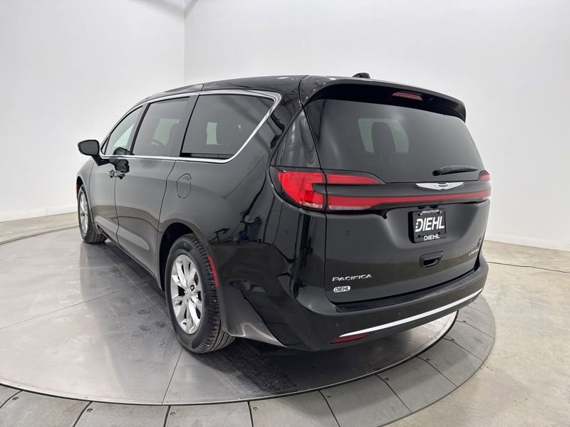 New 2026 Chrysler Pacifica Limited image 5