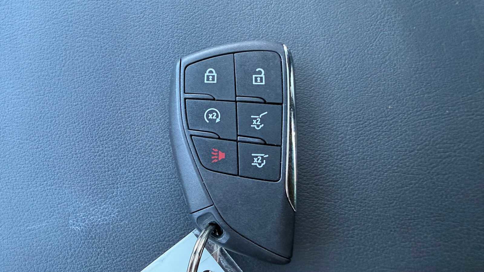 Used 2025 Chevrolet Suburban LT w/ Comfort Package image 32