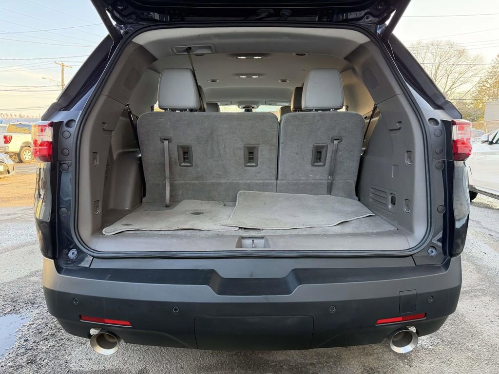 Used 2020 Chevrolet Traverse LT w/ Driver Confidence II Package image 9