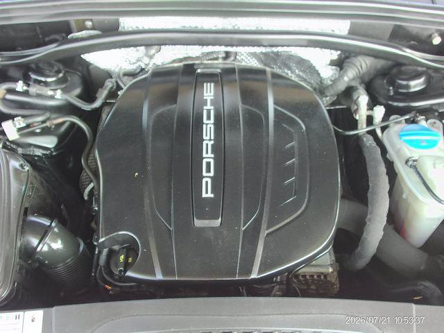 Used 2018 Porsche Macan AWD/4WD image 9