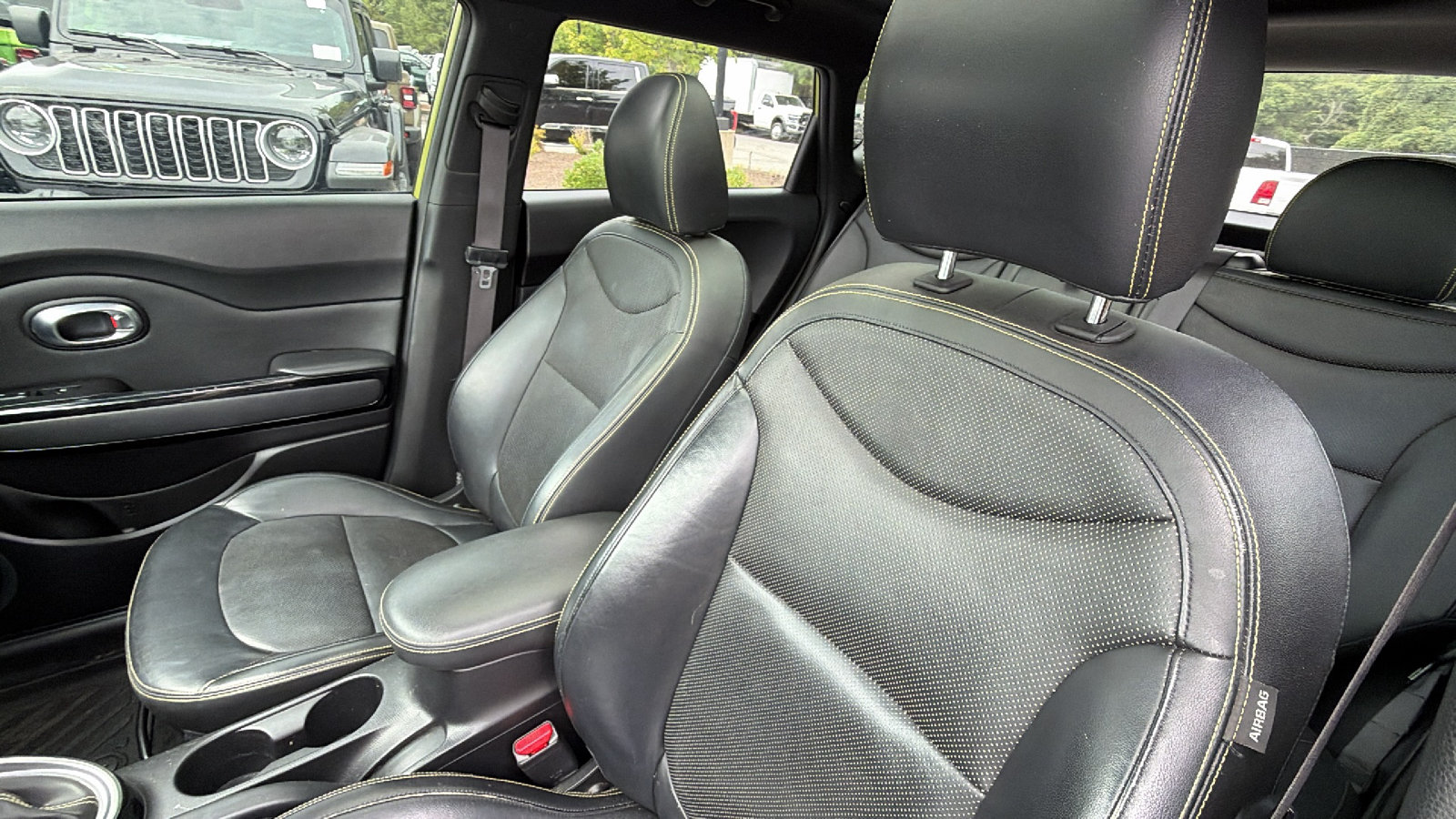 Used 2014 Kia Soul + w/ Primo Package FWD image 17