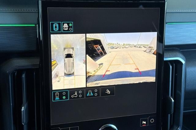 New 2026 GMC Acadia AT4 w/ Luxury Package AWD/4WD image 24