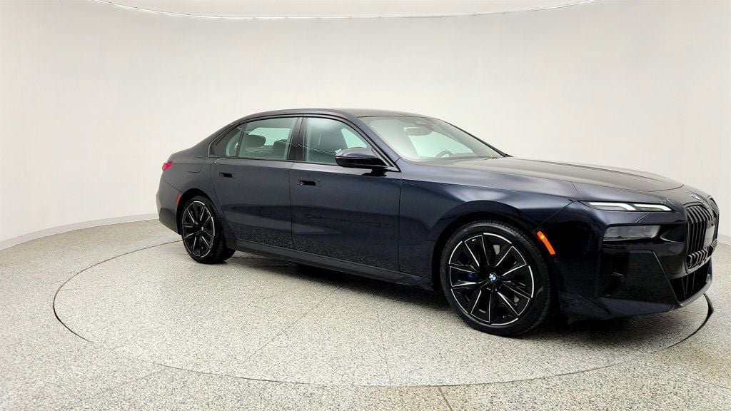 Used 2023 BMW 740i w/ Parking Assistance Package RWD image 3