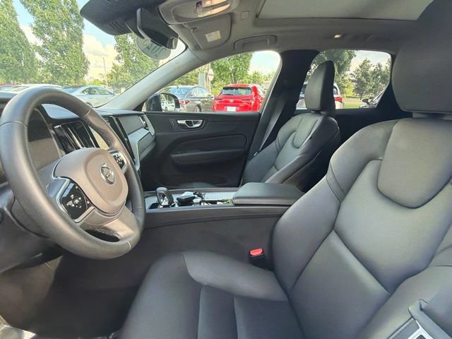 Used 2025 Volvo XC60 B5 Plus AWD/4WD image 13