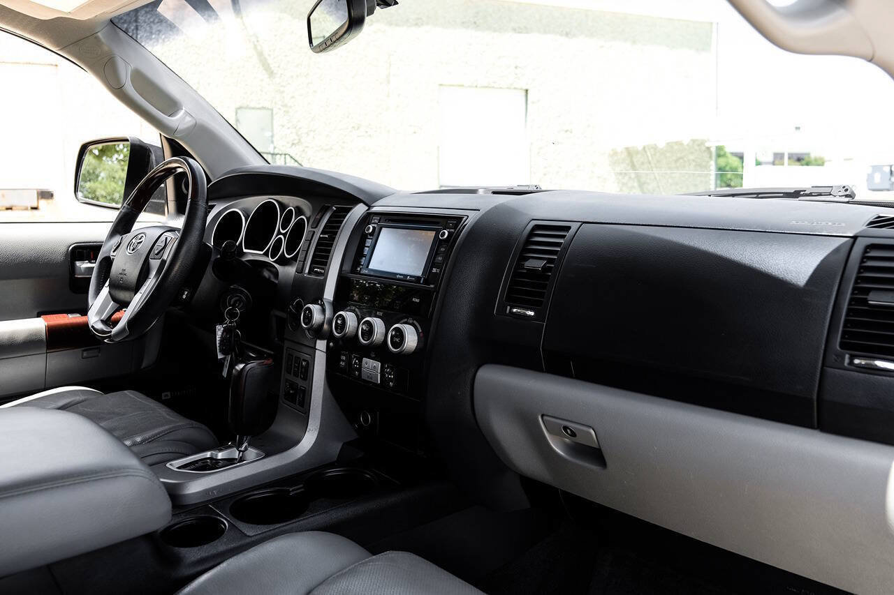 Used 2017 Toyota Sequoia Platinum AWD/4WD image 14