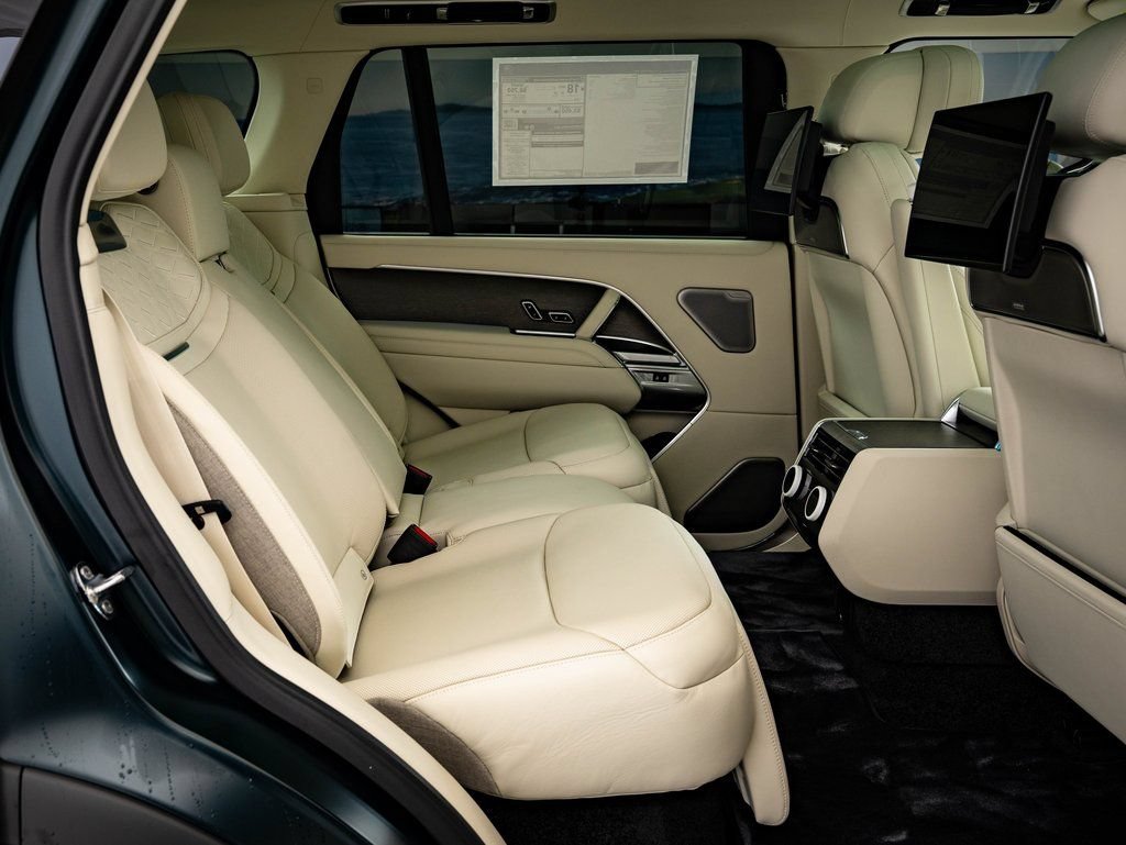 New 2026 Land Rover Range Rover SV AWD/4WD image 34
