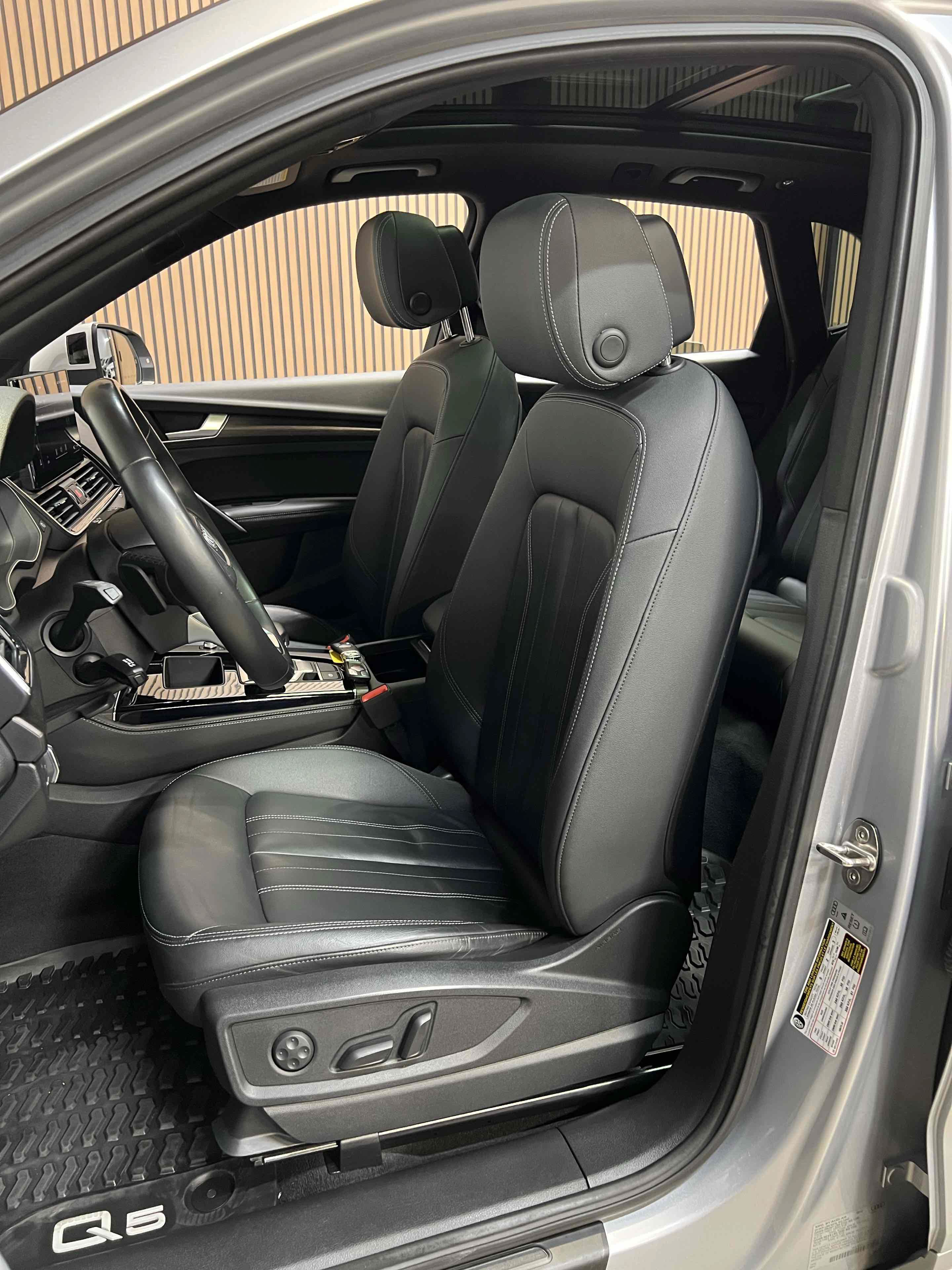 Used 2022 Audi Q5 2.0T Premium Plus AWD/4WD image 37