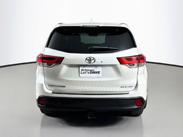Used 2019 Toyota Highlander XLE AWD/4WD image 12