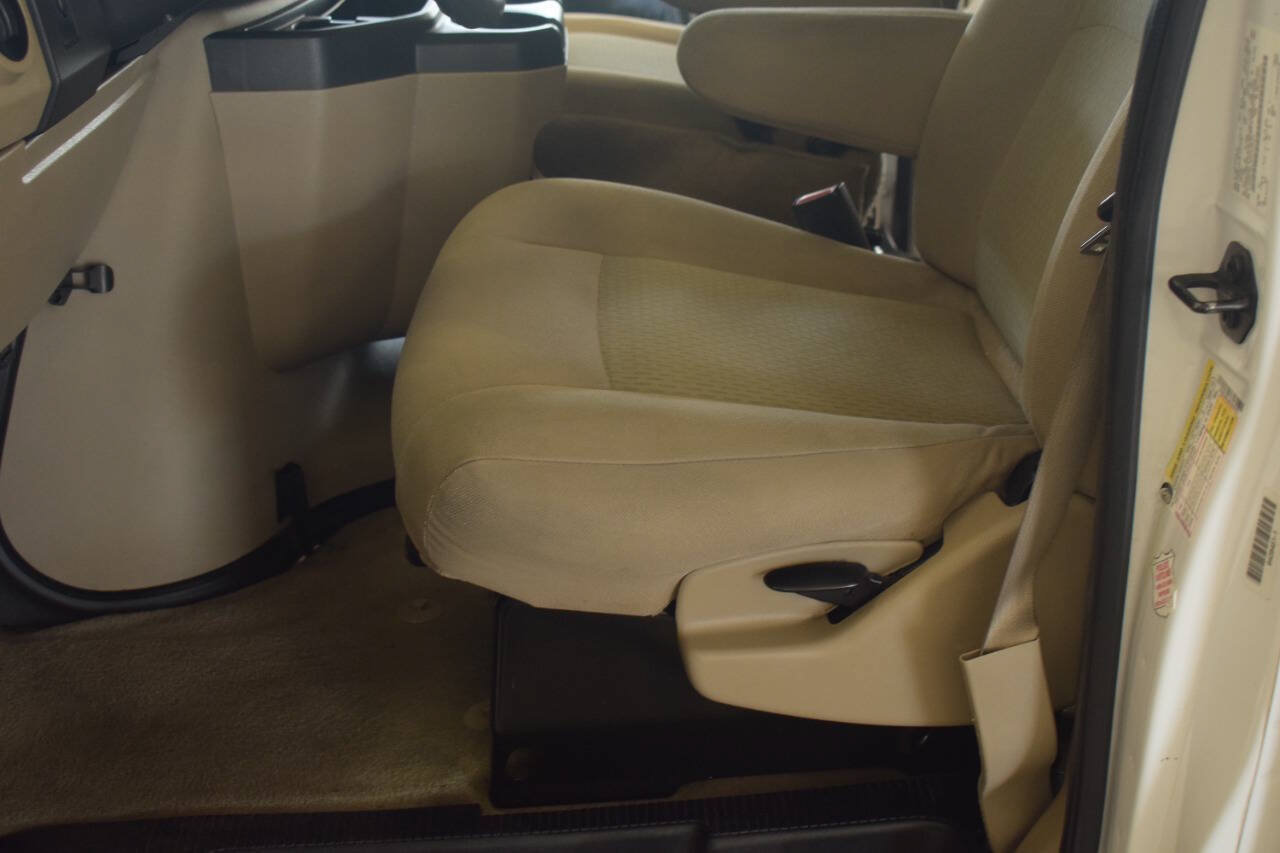 Used 2014 Ford E-350 and Econoline 350 XLT RWD image 64