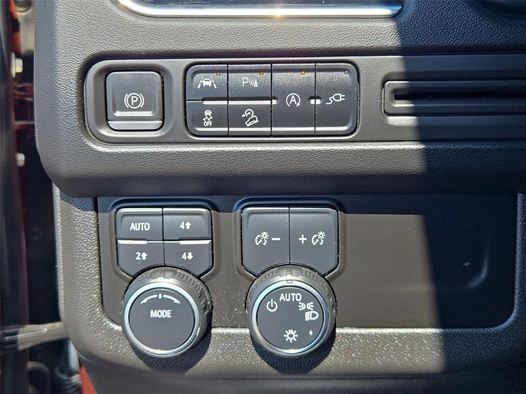 Certified 2022 Chevrolet Suburban Z71 AWD/4WD image 10