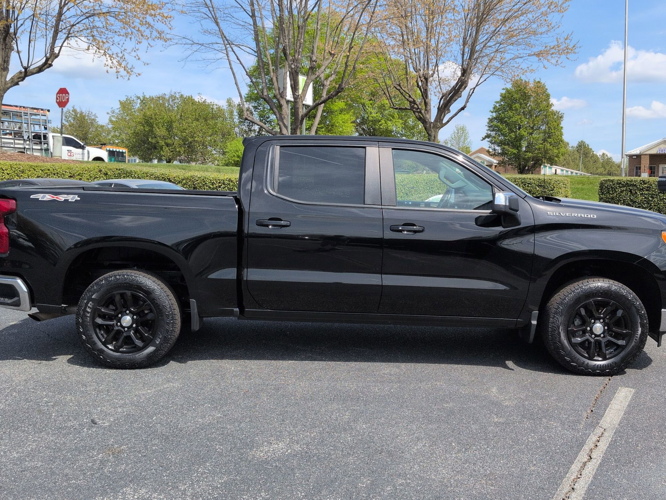 Used 2022 Chevrolet Silverado 1500 LT image 11