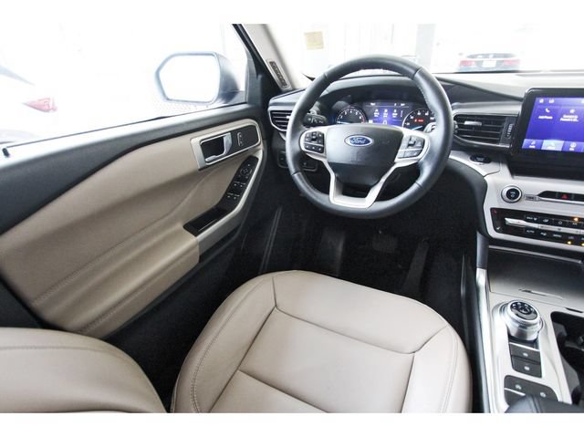 Used 2024 Ford Explorer XLT w/ Equipment Group 202A RWD image 7