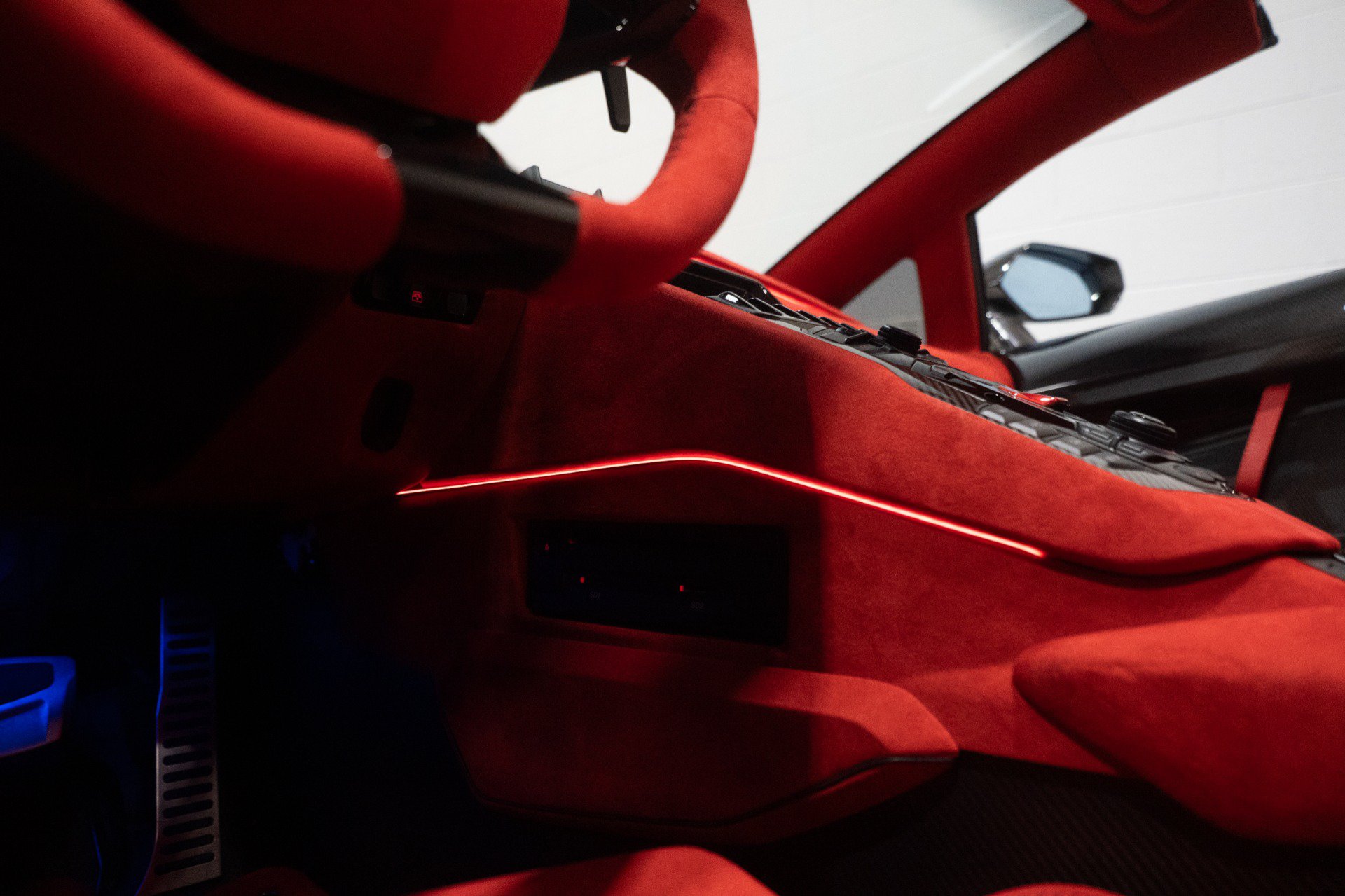 Used 2020 Lamborghini Aventador SVJ AWD/4WD image 46