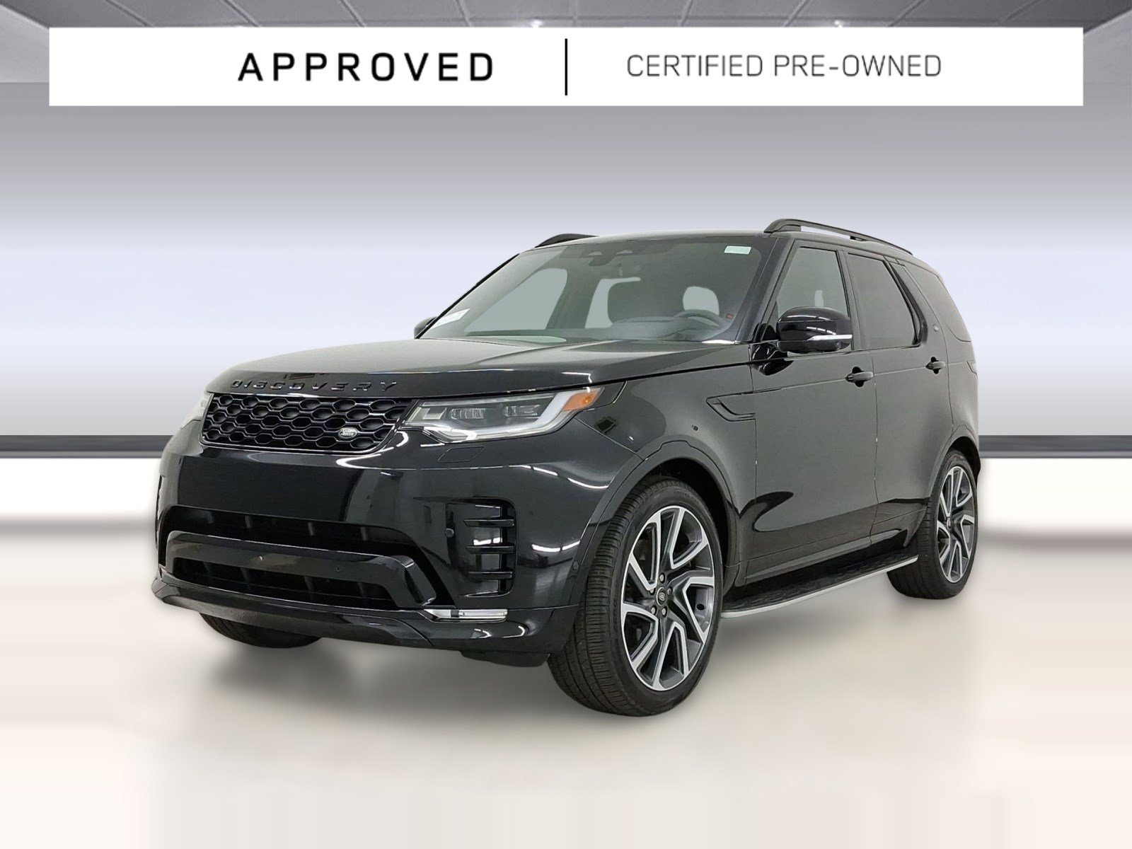 Used 2025 Land Rover Discovery Dynamic SE image 1