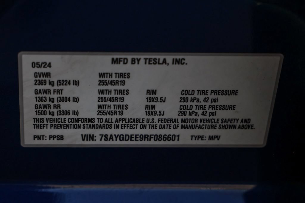 Used 2024 Tesla Model Y Long Range AWD/4WD image 31