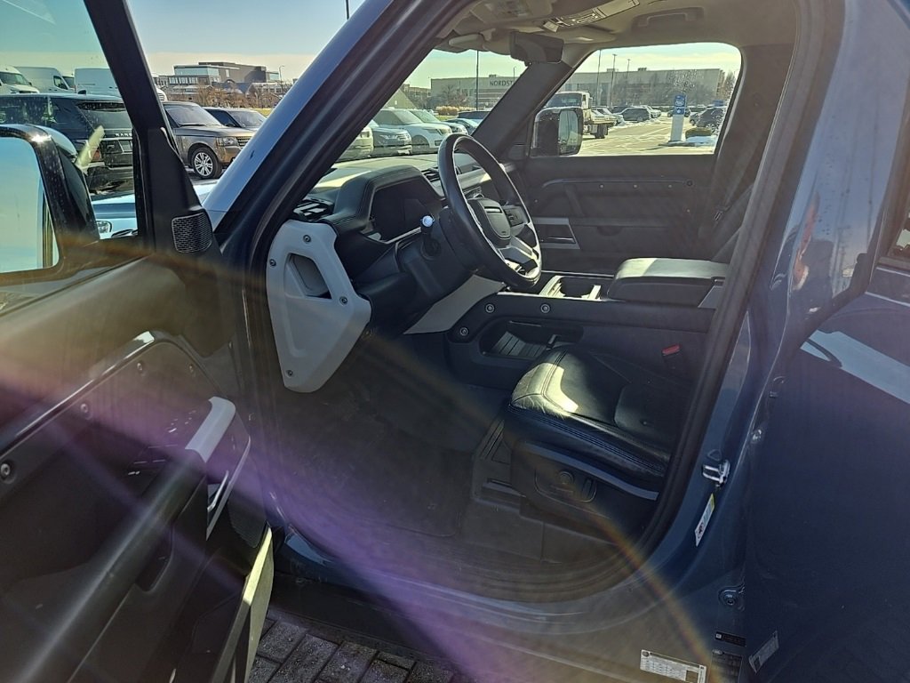 Used 2020 Land Rover Defender 110 HSE image 16