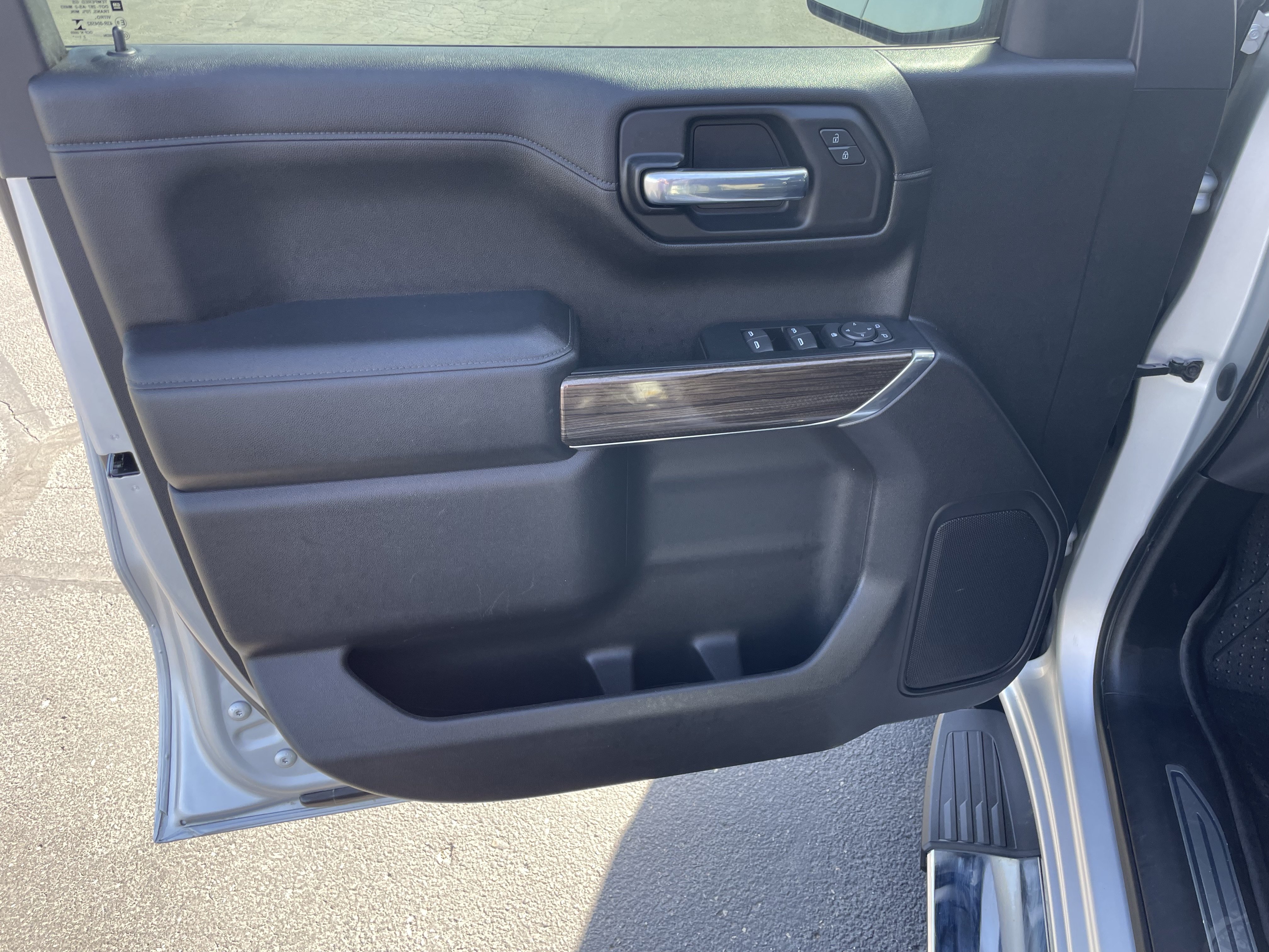 Used 2022 Chevrolet Silverado 1500 LT w/ Bed Protection Package AWD/4WD image 12