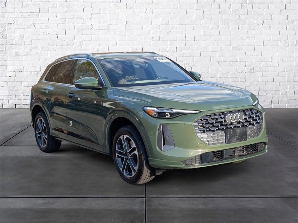 Certified 2025 Audi Q5 Premium Plus w/ Premium Plus image 1