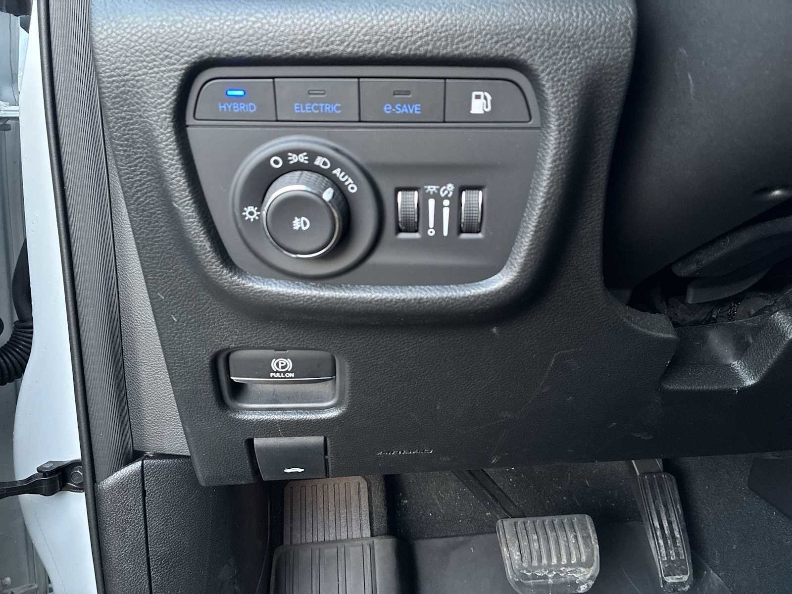 Used 2022 Jeep Grand Cherokee Limited 4xe image 18