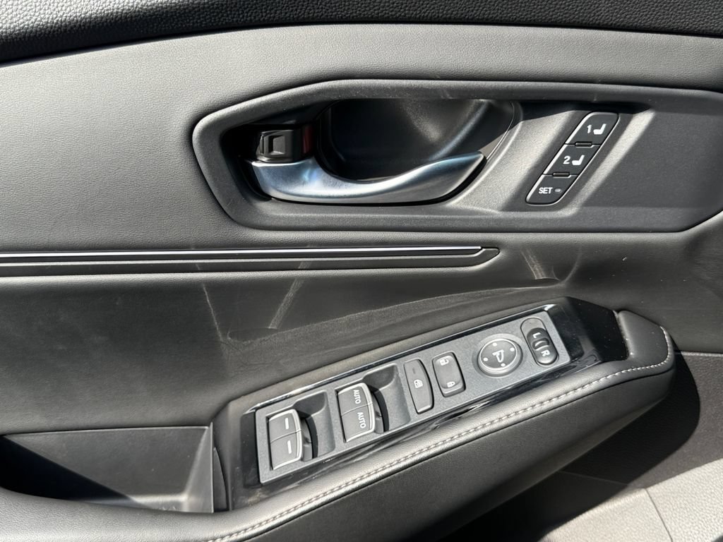 Used 2024 Honda Accord Touring image 11
