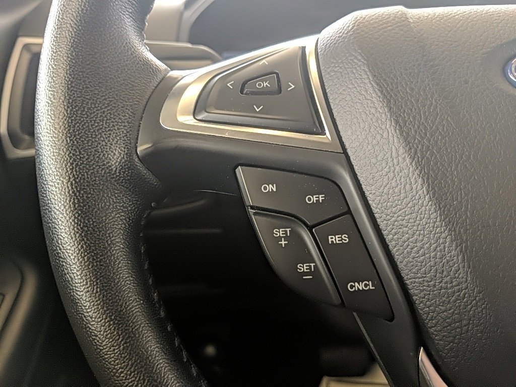 Used 2023 Ford Edge SEL image 13