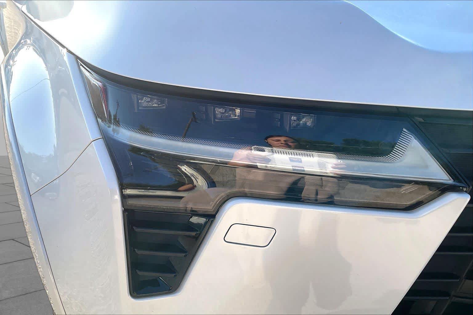 Used 2024 Lexus GX 550 w/ Accessory Package (Z1) AWD/4WD image 28