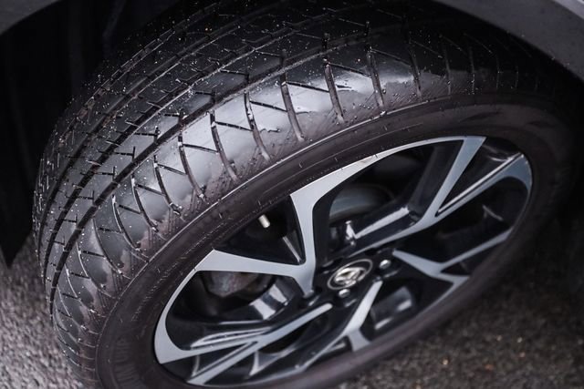 Used 2019 Toyota C-HR Limited FWD image 65