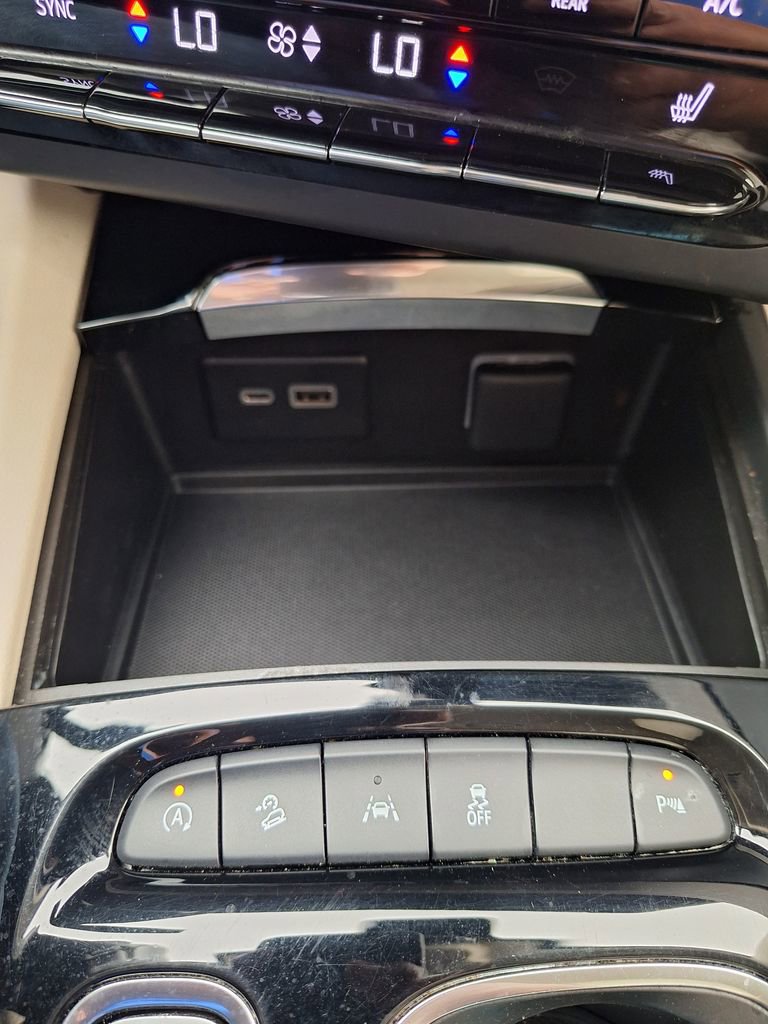 Used 2023 Buick Envision Preferred AWD/4WD image 19