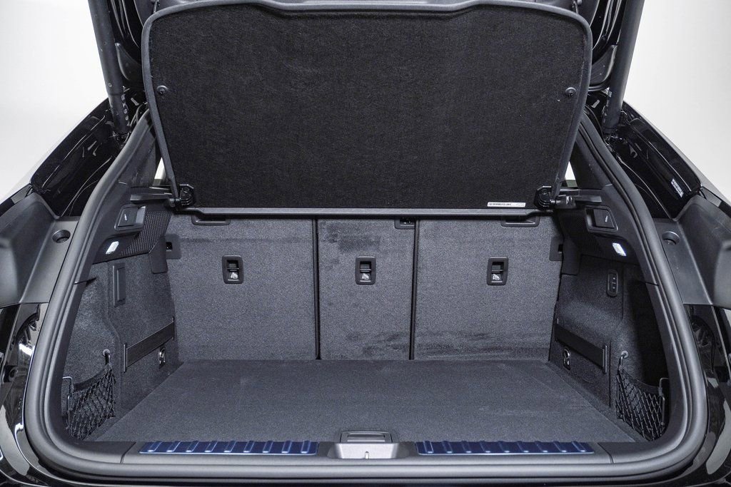 New 2026 Porsche Macan 4 Electric image 28