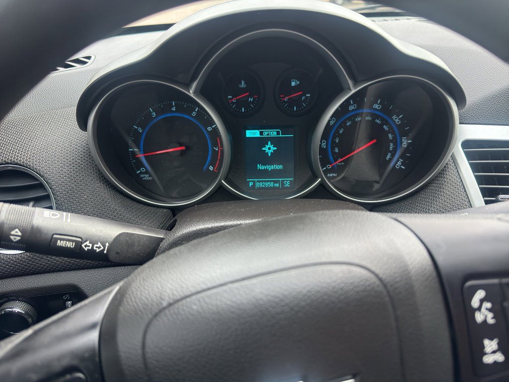Used 2015 Chevrolet Cruze LT w/ Technology Package image 14