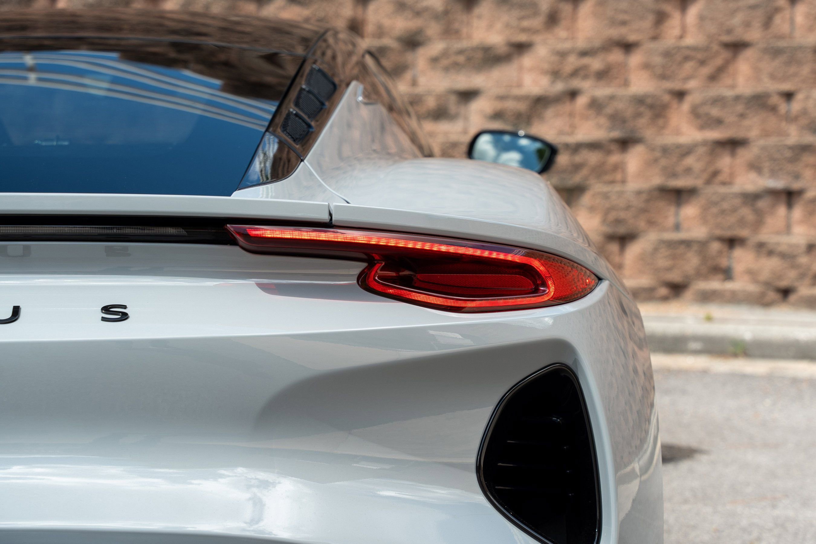 New 2025 Lotus Emira image 32