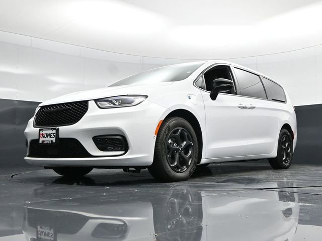 Certified 2024 Chrysler Pacifica Select image 56