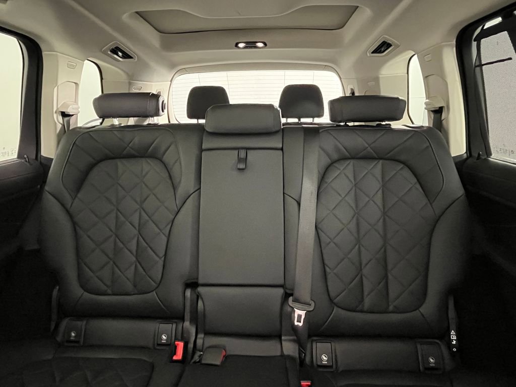 Used 2023 BMW X7 xDrive40i w/ Executive Package AWD/4WD image 16