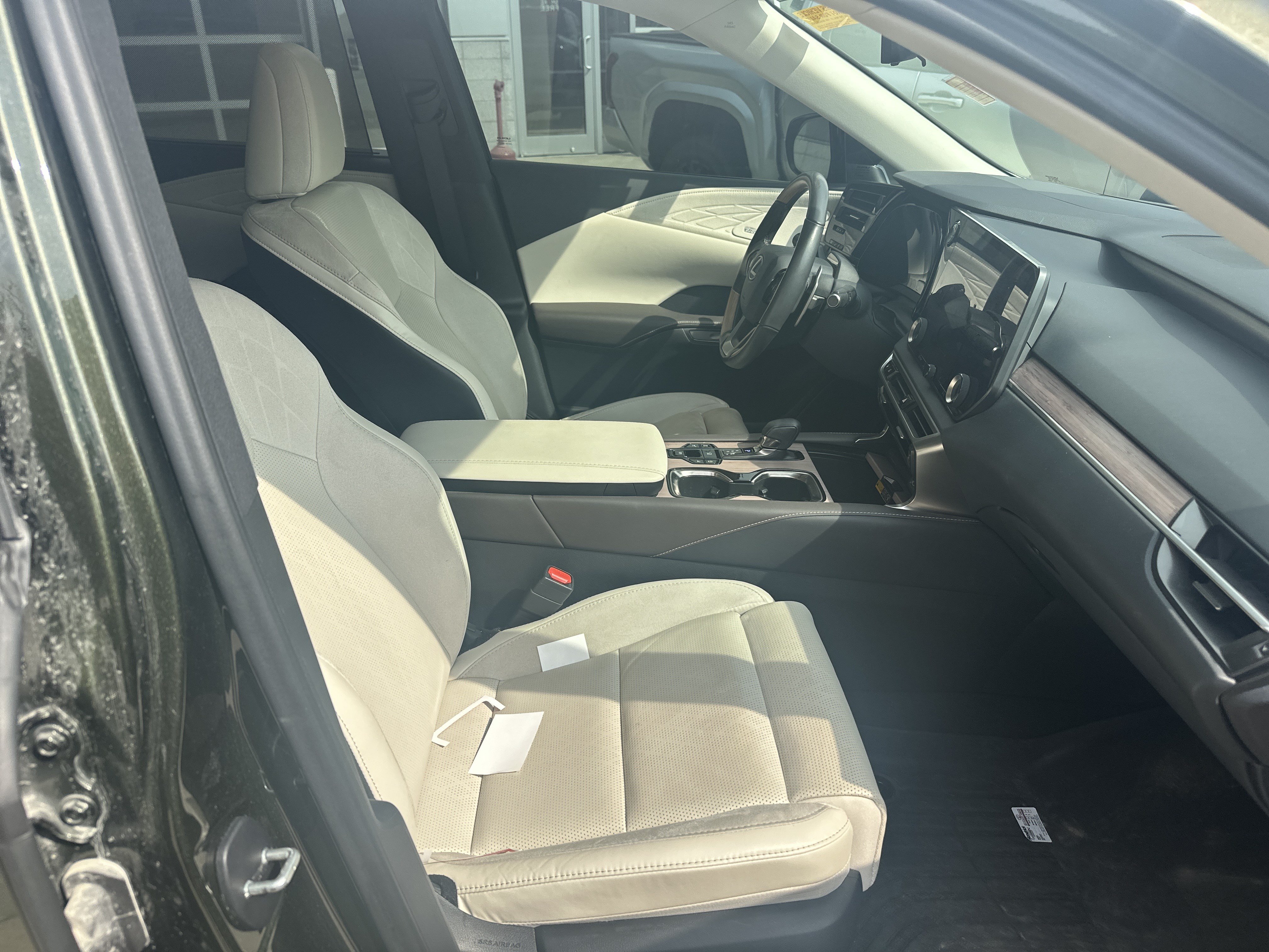 Used 2024 Lexus RX 350 AWD w/ Convenience Package image 28