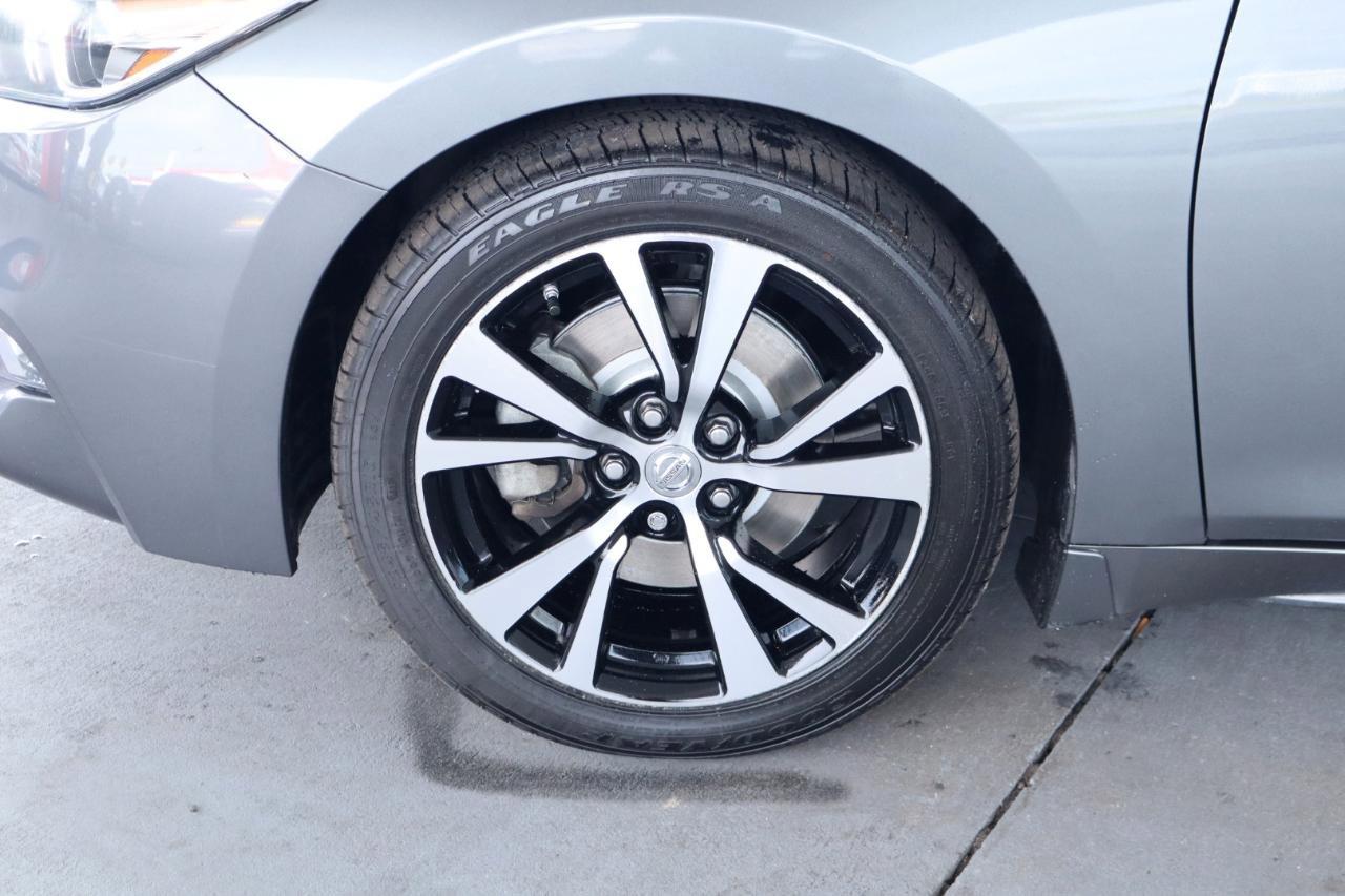 Used 2018 Nissan Maxima Platinum FWD image 12