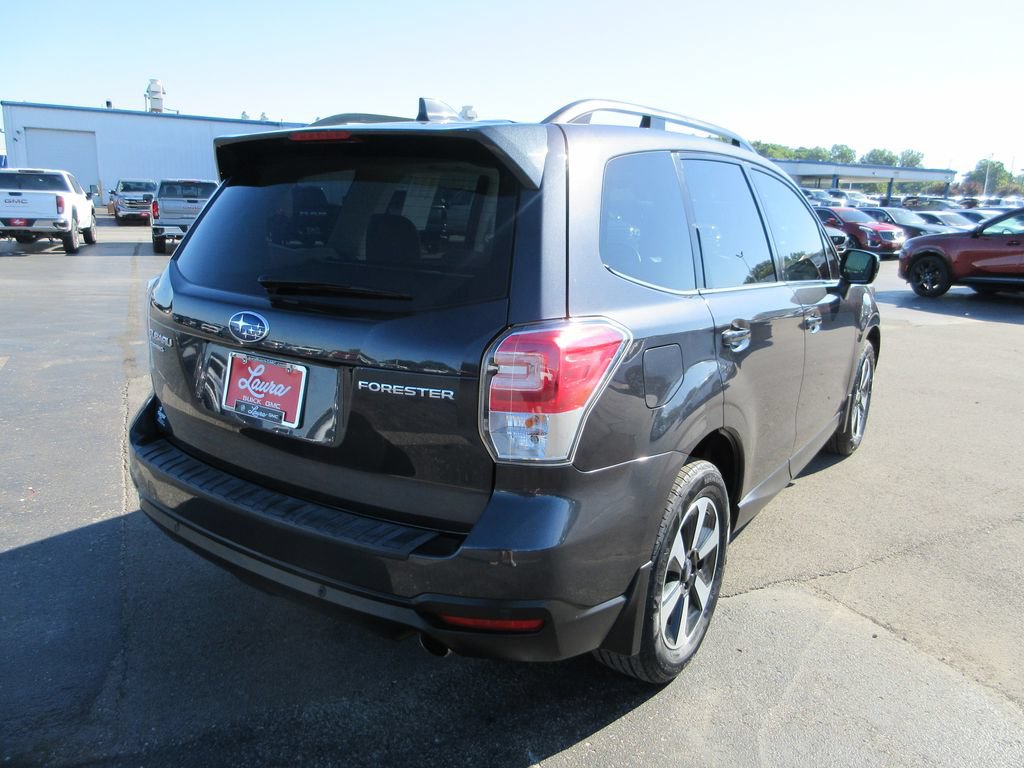 Used 2017 Subaru Forester 2.5i Limited AWD/4WD image 6