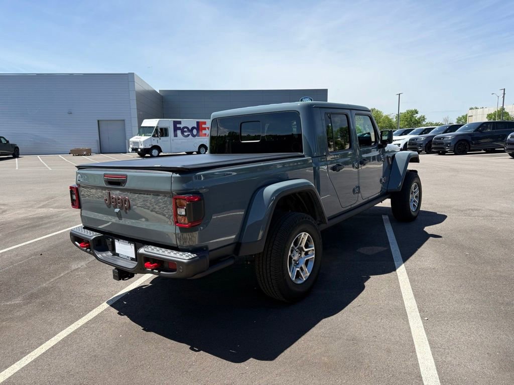 Used 2025 Jeep Gladiator Rubicon AWD/4WD image 8