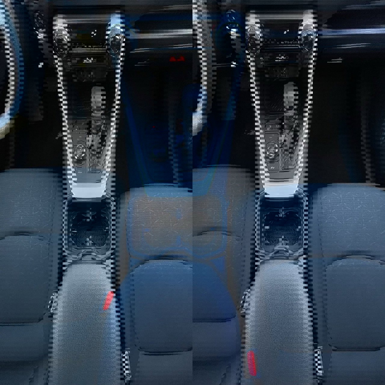 Used 2025 Toyota RAV4 XLE image 19