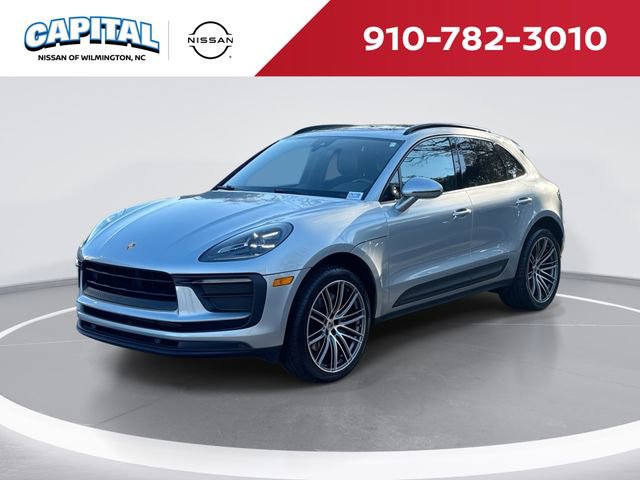 Used 2022 Porsche Macan AWD/4WD image 1