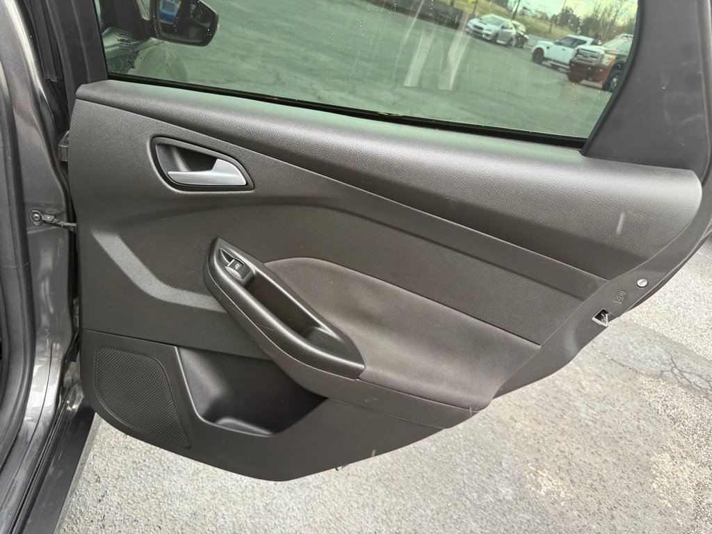 Used 2017 Ford Focus ST image 58