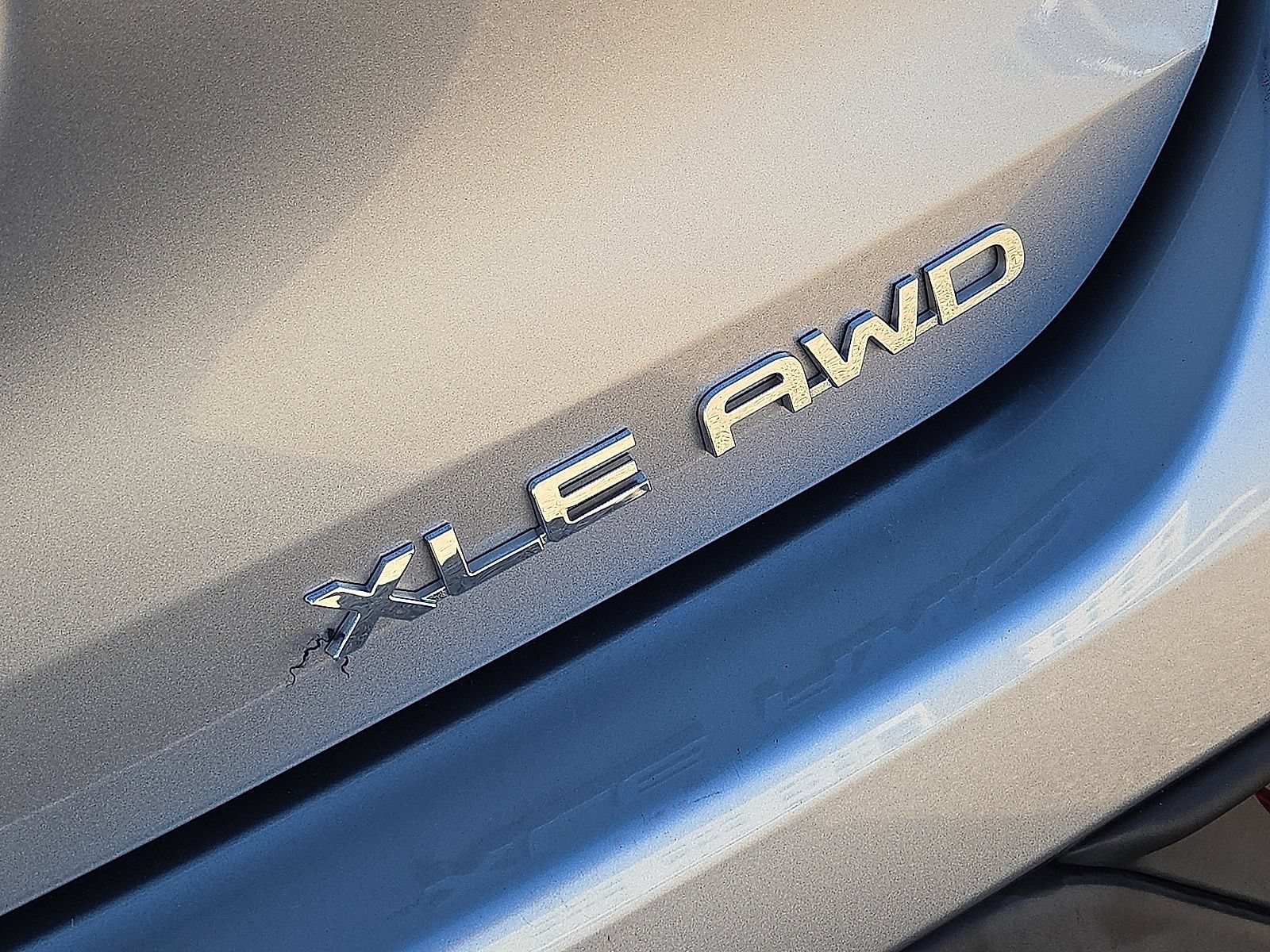 Used 2022 Toyota Highlander XLE AWD/4WD image 12