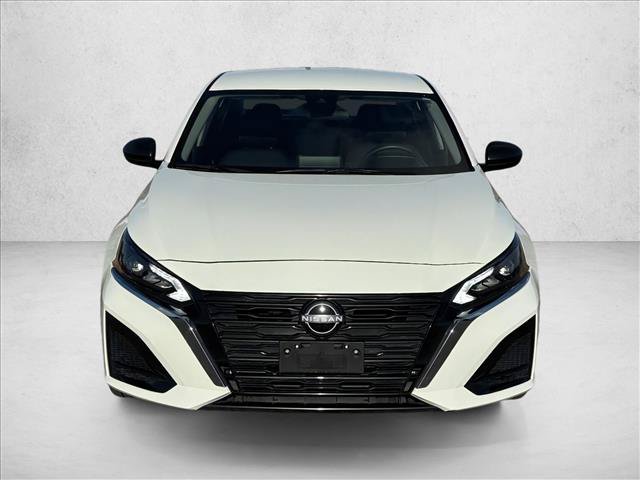 Used 2025 Nissan Altima 2.5 SV FWD image 2