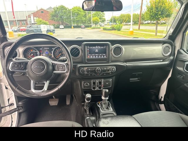 Used 2018 Jeep Wrangler Unlimited Sahara AWD/4WD image 16
