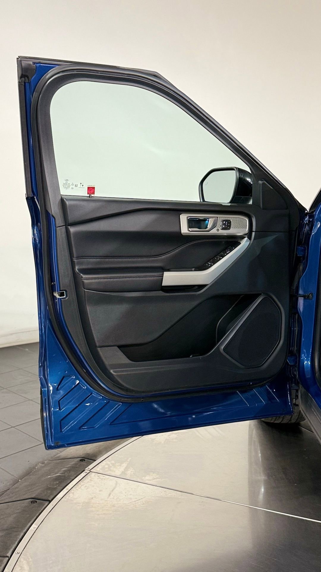 Used 2021 Ford Explorer Limited w/ Equipment Group 301A image 43